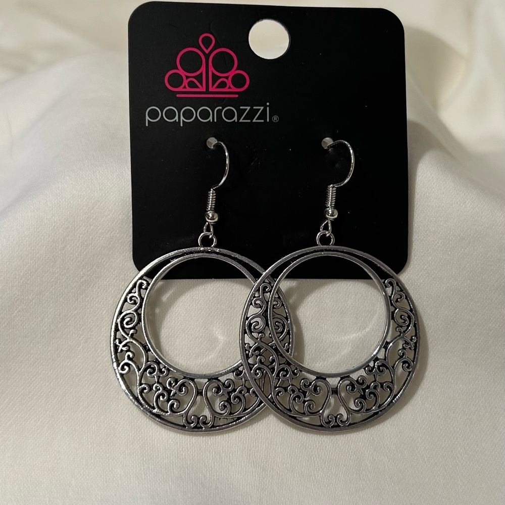 Paparazzi Newport Nautical Silver Earrings